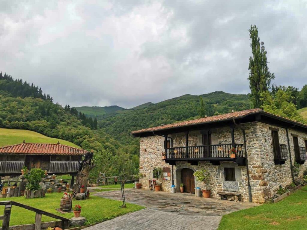Casona De El Castañiu review (a piece of paradise in Asturias).